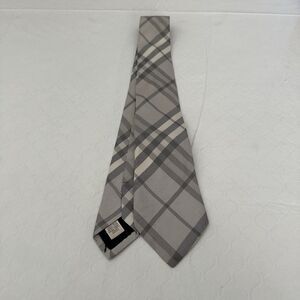 BURBERRY LONDON  Mens Neck Tie 100%  SILK MADE IN ITALY Silver Grey Nova Check